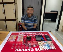 Residivis Narkoba di Balikpapan Kembali Ditangkap, Edarkan 13 Paket Sabu dari Rumahnya