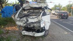 Tabrakan Maut Depan Pabrik Gula! Truk Tebu Hantam Pikap, Sopir Tewas Seketika
