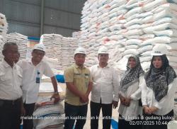 Kepala Badan Pangan Nasional Salurkan Bantuan Pangan Beras Juni dan Juli 2025