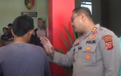 Sembunyi di Kebun, Polisi Tangkap Ayah yang Aniaya Balitanya di Purwakarta