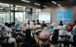 Dari Google Workspace Hingga AI Tools: UKM Kuningan Dilatih Kuasai Berbagai Platform Digital