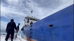 Ditpolairud Polda PBD Investigasi Kandasnya Kapal Kargo Yang Kandas di Perairan Raja Ampat