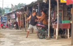 Utang Picu Duel Golok vs Bambu di Cikarang, 2 Pria Tumbang Bersimbah Darah