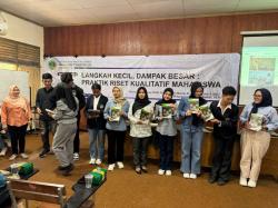 Kisah Tyas, Peneliti Muda Belajar Mendengar Cerita Manusia dengan Hati