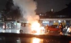 Mobil Listrik Ludes Terbakar di Moh Toha Bandung, Diduga Akibat Korsleting