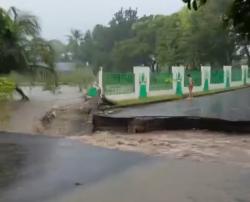 Update Kota Mataram Dihantam Banjir: Rumah Warga Teredam, Mobil Hanyut dan Jalan Putus