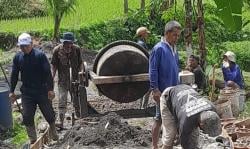 Jalan Rabat Beton Terwujud, Warga Cinerang-Bodag Sambut Gembira Akses Ekonomi Lebih Mudah