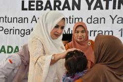 Momen 10 Muharam, Bupati Fadia Salurkan Santunan untuk Ratusan Anak Yatim Piatu
