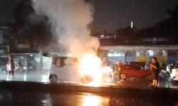 Heboh, Mobil Wuling Air Ev Terbakar saat Hujan Deras di Bandung Viral