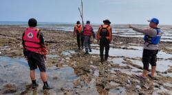 Tim SAR Gabungan Sisir Pantai Sayang Heulang Garut Cari Korban Tenggelam