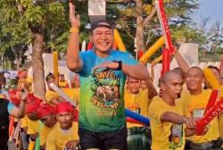 Saat Kapolda Riau Ikuti Gaya Penari Paju Jalur yang Lagi Viral, Mari Angkat Budaya Lokal