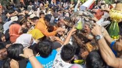 Ribuan Warga Rebut Gunungan di Sedekah Waduk Cengklik Boyolali, Tradisi Penuh Berkah dan Kebersamaan
