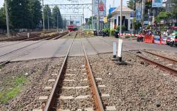 Malam Ini Perbaikan Rel Kereta, Jalan Perjuangan Bekasi Ditutup dan Lalu Lintas Dialihkan