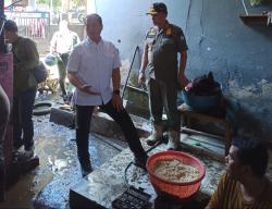 Gubernur NTB Tinjau Lokasi Banjir Kekalik, Instruksikan Perbaikan Drainase dan Penataan Bangunan
