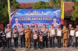 Tampil Gemilang di Hadapan Presiden Prabowo, Pocil Asal Subang Raih Penghargaan dari Kakorlantas