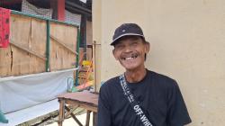 Setiap Hujan Adalah Peringatan: Kisah Petani Acep yang Rumahnya Langganan Tenggelam Banjir