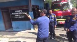 Ular King Kobra Sepanjang 3 Meter Masuk Rumah Warga Sukabumi, Dievakuasi Petugas Damkar