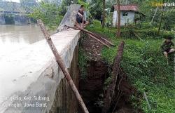 Tembok Bendungan Sungai Cijolang Terancam Ambruk, Lahan Pertanian Warga dalam Bahaya