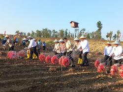 Kapolri Pimpin Penanaman Jagung Serentak di Grobogan Jawa Tengah, Dukung Swasembada Pangan 2025
