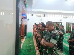 Beri Penghormatan Korban KMP Tunu Pratama Jaya, TNI Kodim 0825 Banyuwangi Gelar Sholat Gaib