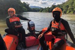 Warga OKU Timur Terseret Arus Deras Sungai Komering, Tim Resque SAR : Kita Upayakan Cepat Ditemukan