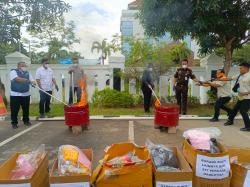 Kejari Batam Musnahkan Barang Bukti Narkoba dari 247 Perkara