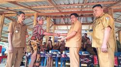 Demi Akses Kesehatan Warga Terpencil , Tokoh Adat Hibahkan Tanah untuk Puskesmas Katikuwai