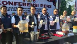 BREAKING NEWS Polda Jabar Bongkar Pabrik Narkoba Sindikat Golden Crescent, Satu WN Iran Dicokok