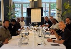 Patrick Kluivert dengan Tim Pelatih Timnas Indonesia Sibuk Rapat di Belanda,Jelang Drawing Putaran 4