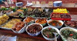 Tempat Makan Enak dan Murah di Bandung? Coba Nasi Bancakan