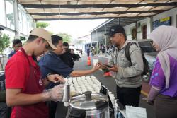 Ngopi Bareng di Stasiun Jember, Penumpang Disuguhi Hiburan Seru Sambil Menunggu Kereta