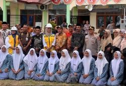 Puluhan Personil Kepolisian di Kerahkan untuk Pengamanan Kunjungan Wamen PU di Pidie Jaya Aceh