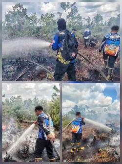 Tim Dalkarhutla Padamkan Kebakaran Lahan di Tengah Cuaca Panas