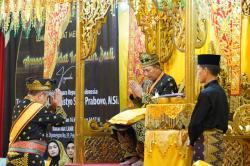 Kapolri Terima Gelar Dari Lembaga Adat Melayu Riau