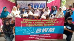 Team BWM Semut Ireng Klaten Gelar Baksos Bagikan Sembako Menyasar Lansia