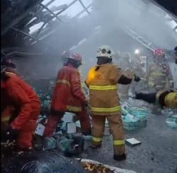Gudang Pengepakan Sarang Burung Walet Terbakar, Karyawan Pingsan