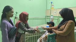 Peduli Kemanusiaan, FJPI PBD Salurkan Donasi untuk Balita Naura Penderita Atresia Bilier
