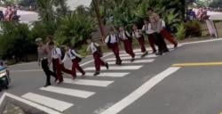 Polsek Ketahun Gelar Morning Traffic Control di Hari Pertama Sekolah