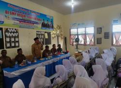 Hari Pertama Sekolah, Wabup Hasan Basri “Saweu” Siswa Baru di SMA Bandar Baru Pidie Jaya