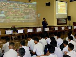 KPU Banyumas Kenalkan Demokrasi Sejak Dini kepada Peserta Didik Baru MAN 1 Banyumas