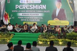 Menko PMK Dorong Akses Pendidikan Tinggi Digital, Kini Santri Bisa Kuliah dari Pesantren