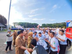 Tangis Bahagia Ribuan Pegawai Honorer Pemkab Lumajang Masih Tetap Bisa Bekerja