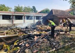 Ditinggal ke Sawah, Dua Rumah Kayu Milik Warga Tambakselo, Wirosari Ludes Terbakar