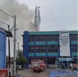 Kebakaran Melanda Kampus Lp3i Kramatwatu Kabupaten Serang, Warga Sekitar Panik