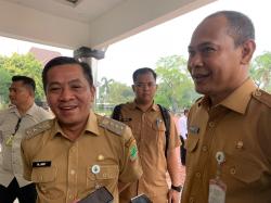 Bupati Aep Pastikan Proyek Revitalisasi Tahap 2 GOR dan Stadion Karawang Selesai Tepat Waktu
