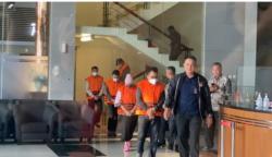 DPR Kritik KPK Larang Tersangka Tutupi Wajah: Belum Tentu Bersalah