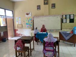Siswa Kelas I SDN Butuh Temanggung Hanya 2 Orang tapi Tetap Semangat Belajar