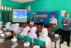 Cegah Kenakalan Remaja, MTs Miftahul Palah Gelar Penyuluhan Bahaya Narkoba Saat MPLS