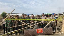 Satpol PP Karawang Segel Aktivitas Galian Tanah Ilegal di Telukjambe Barat