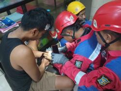 Bandit Curanmor Surabaya Babak Belur Dimassa, Borgol Macet hingga Damkar Turun Tangan